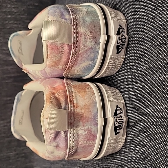 New Vans size 4 girls - Picture 3 of 5